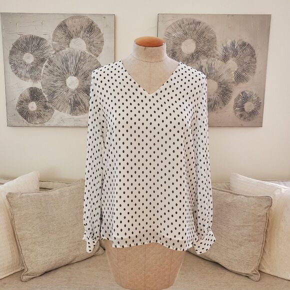 Banana Republic V-neck Sheer-Sleeve Dotted Blouse size Small in Ivory/Black - Picture 1 of 11